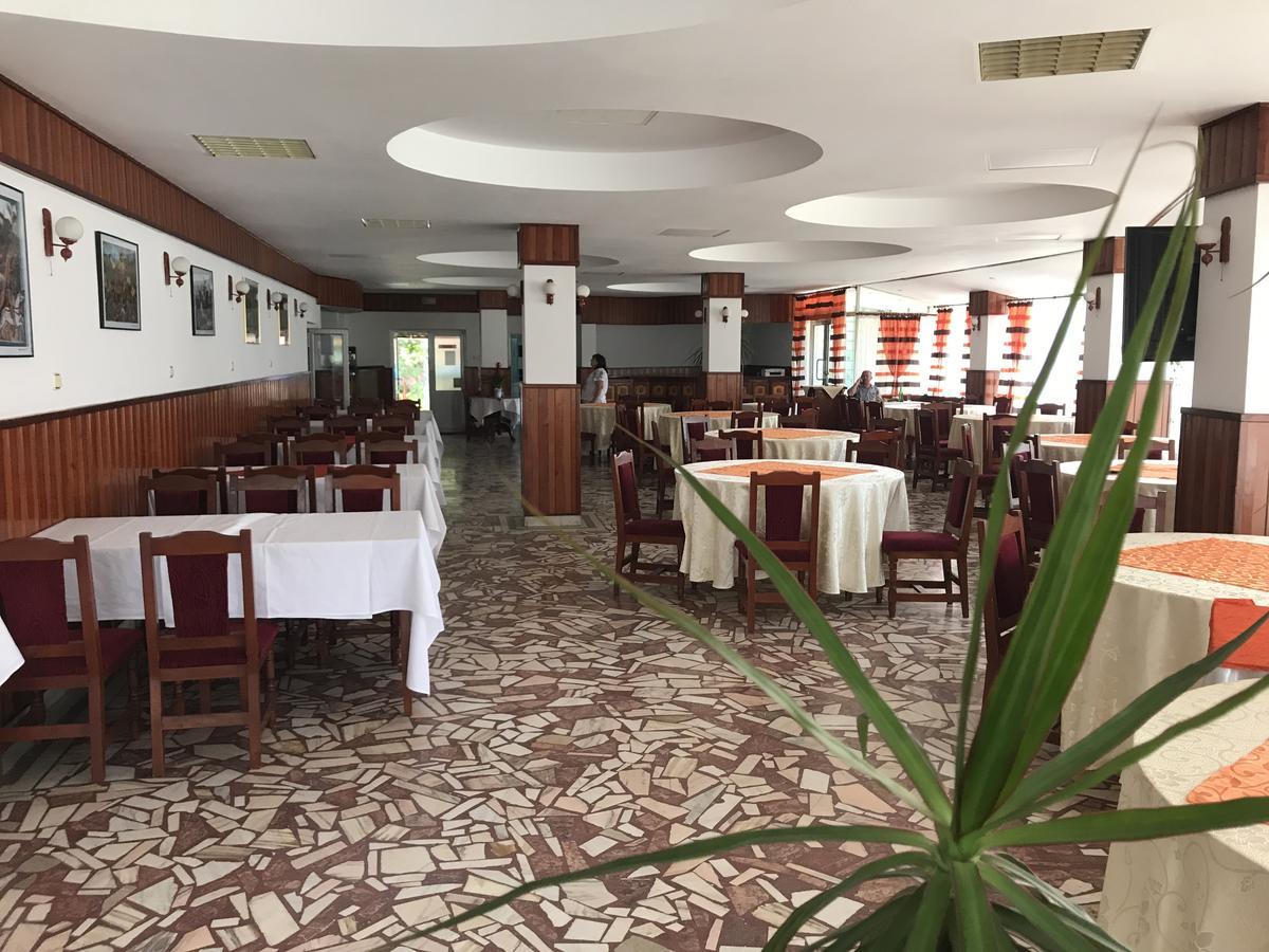 Pensiunea Basarabia Onesti Exterior foto
